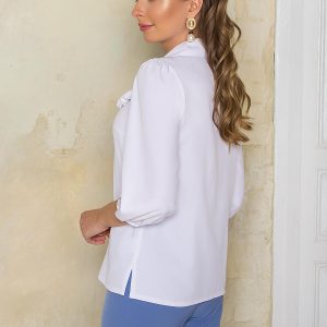 Блуза з оборками на комірі біла | 50130