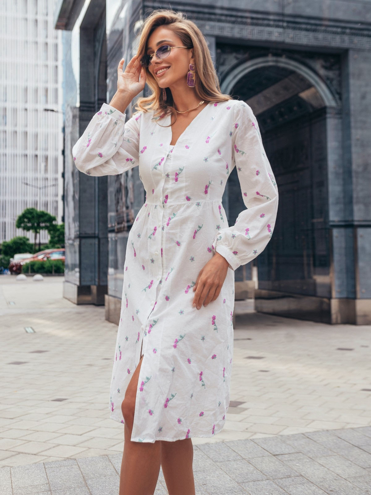 Сукня молочна з бузковою вишивкою | 65101