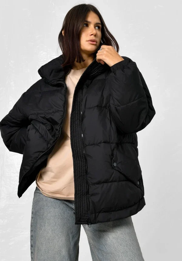 Жіноча демісезонна куртка чорна | 65278
