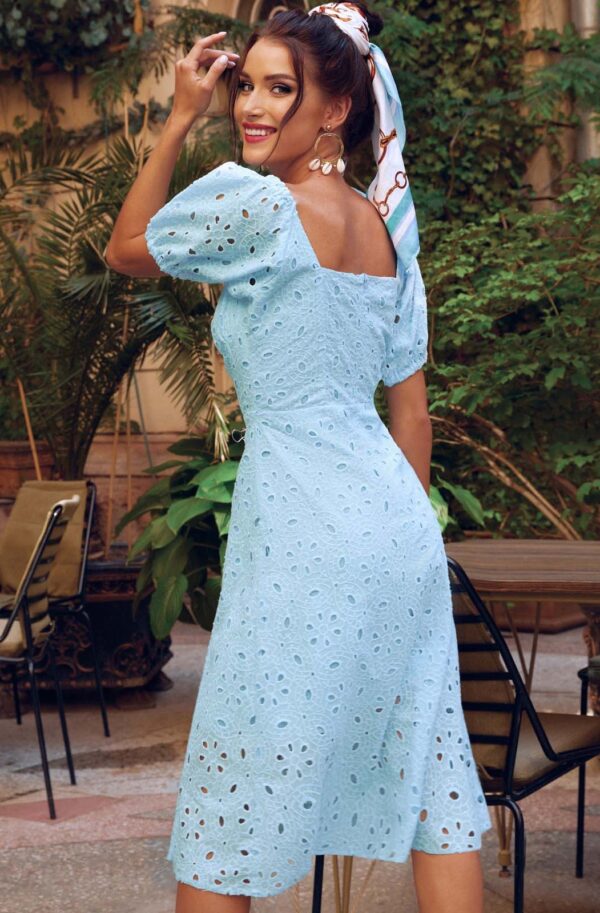 Блакитна міді-сукня із прошви | 65364