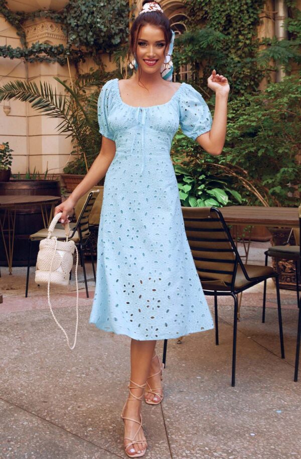 Блакитна міді-сукня із прошви | 65364