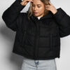 Демісезонна коротка куртка чорна | 64756 Демісезонна коротка куртка чорна | 64756