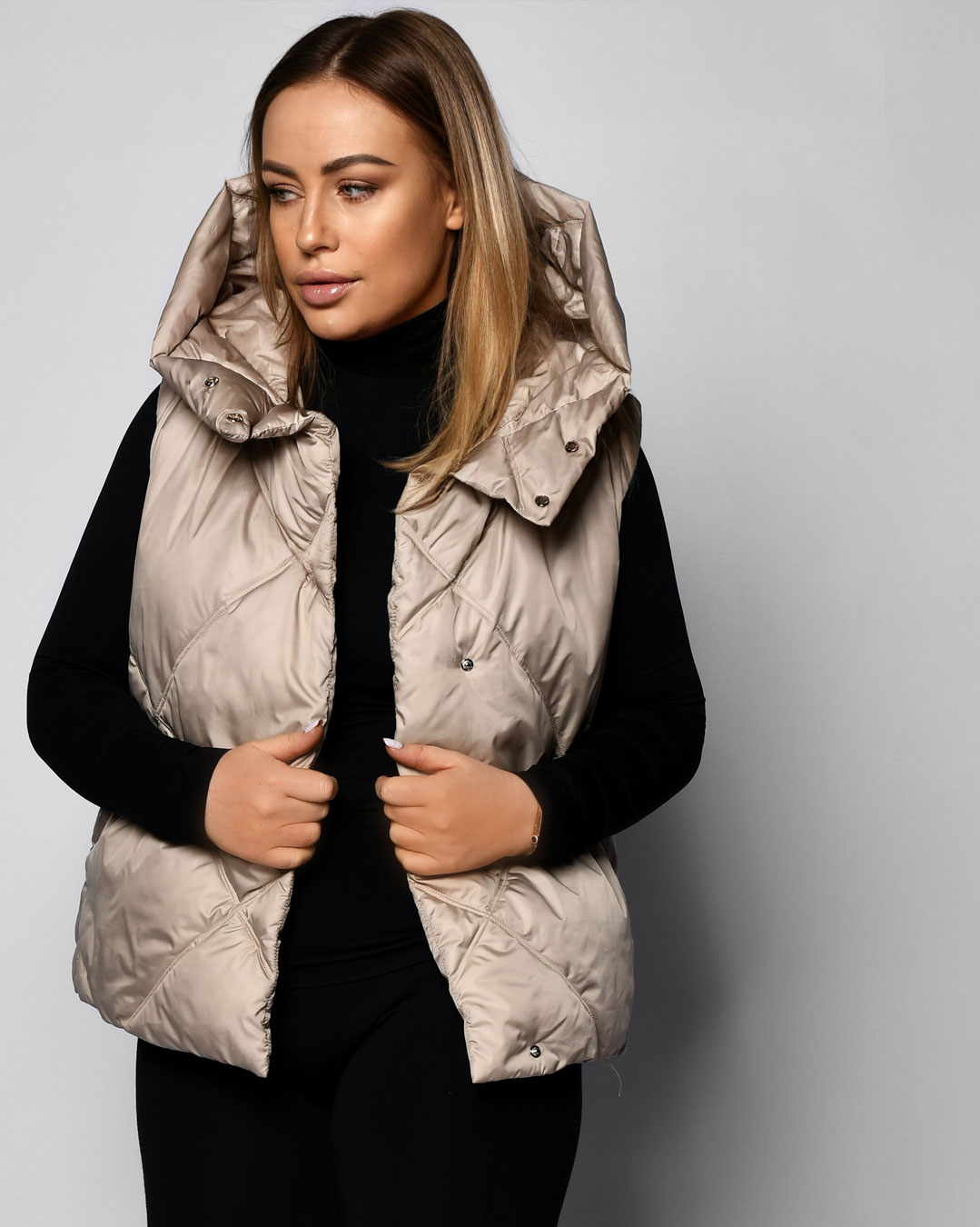 Жіночий стьобаний жилет бежевий | 65586 Жіночий стьобаний жилет бежевий | 65586