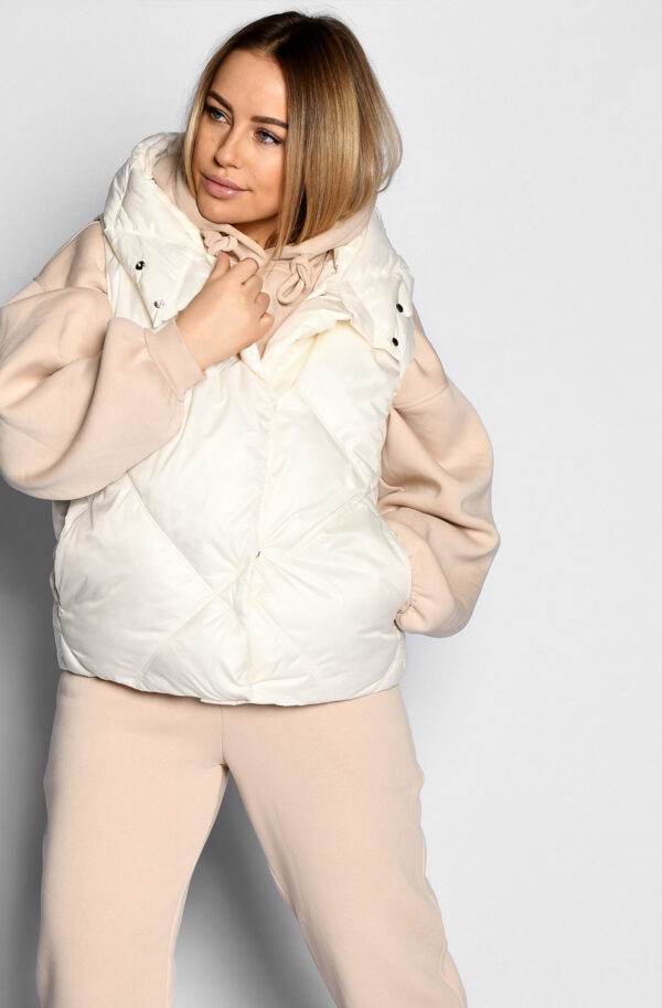 Жіночий стьобаний жилет молочний | 65605