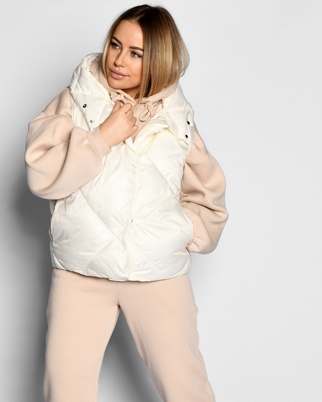 Жіночий стьобаний жилет молочний | 65605 Жіночий стьобаний жилет молочний | 65605