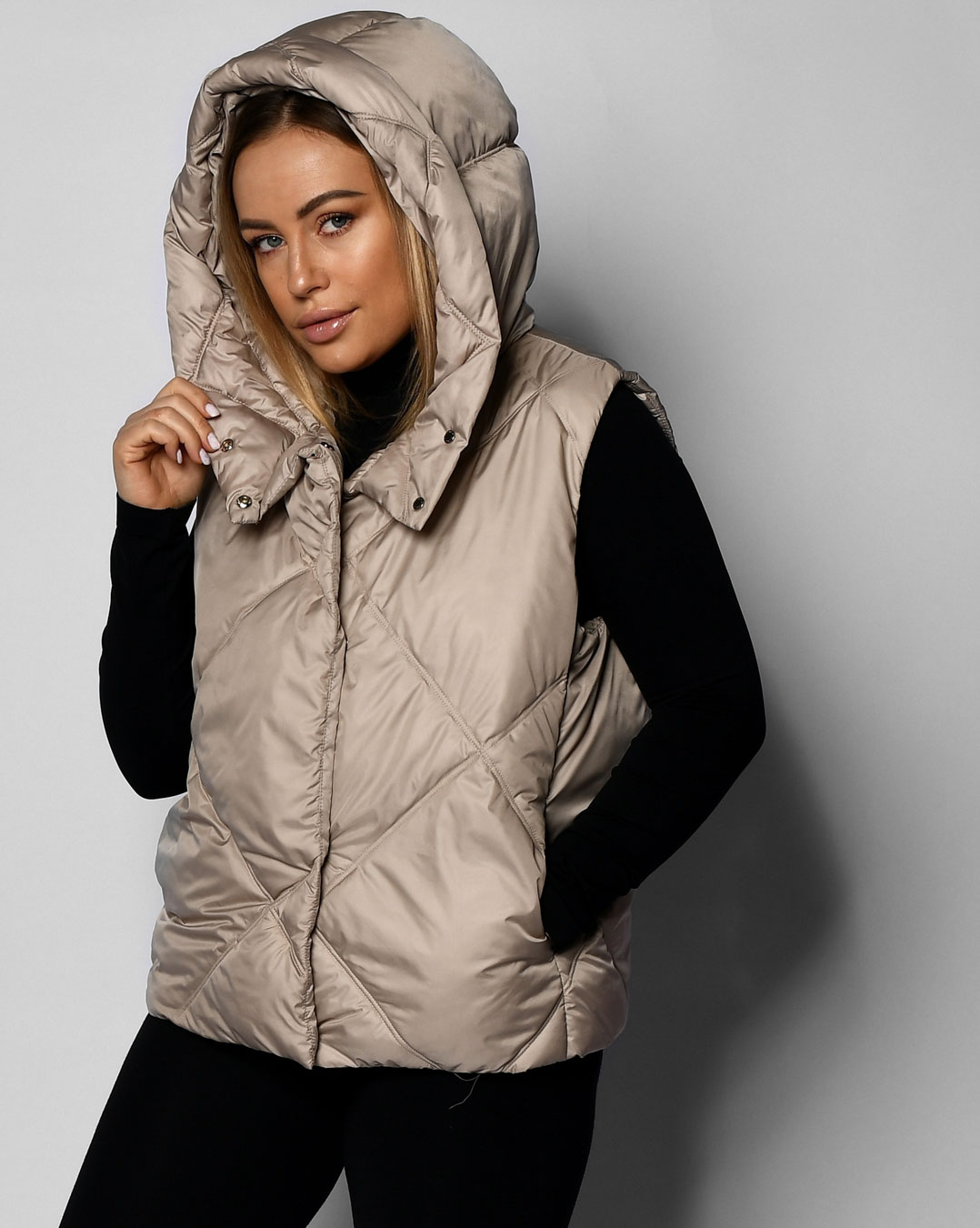 Жіночий стьобаний жилет бежевий | 65586 Жіночий стьобаний жилет бежевий | 65586