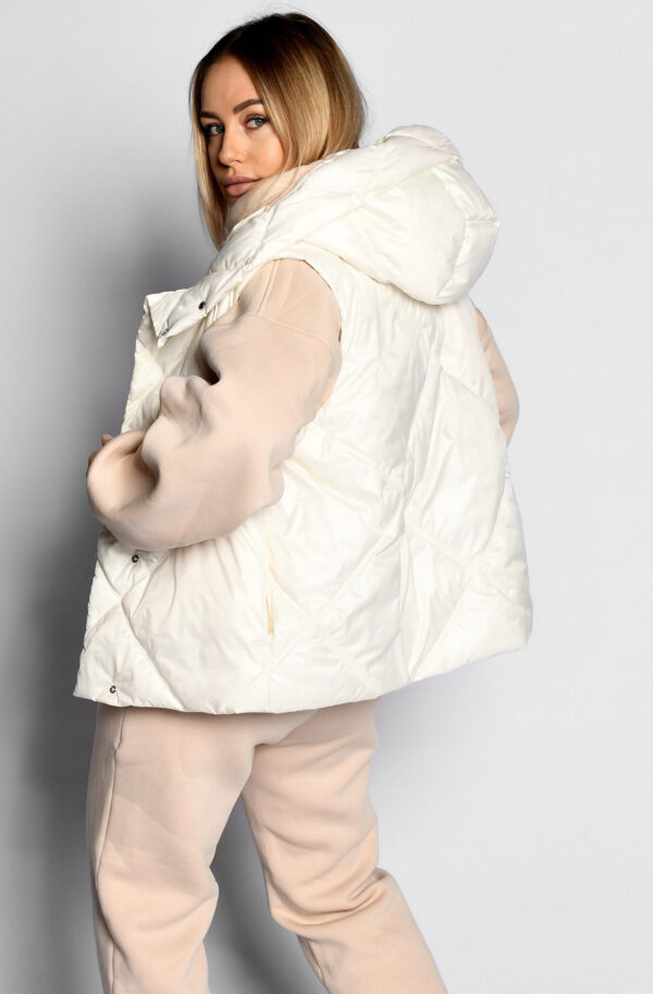 Жіночий стьобаний жилет молочний | 65605