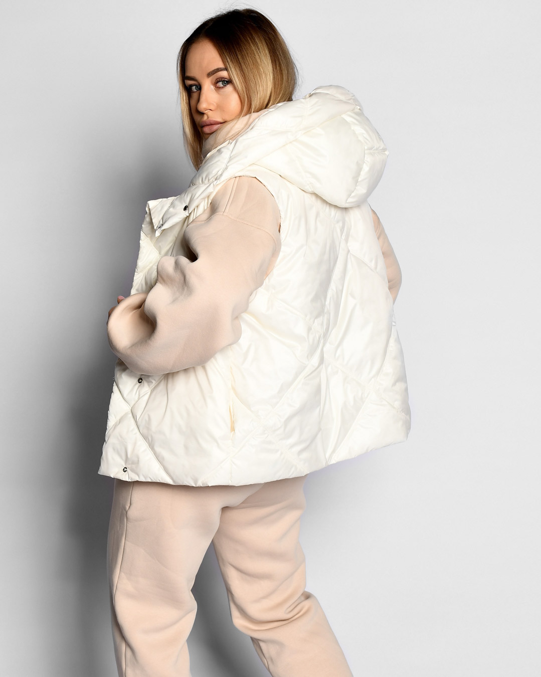 Жіночий стьобаний жилет молочний | 65605 Жіночий стьобаний жилет молочний | 65605