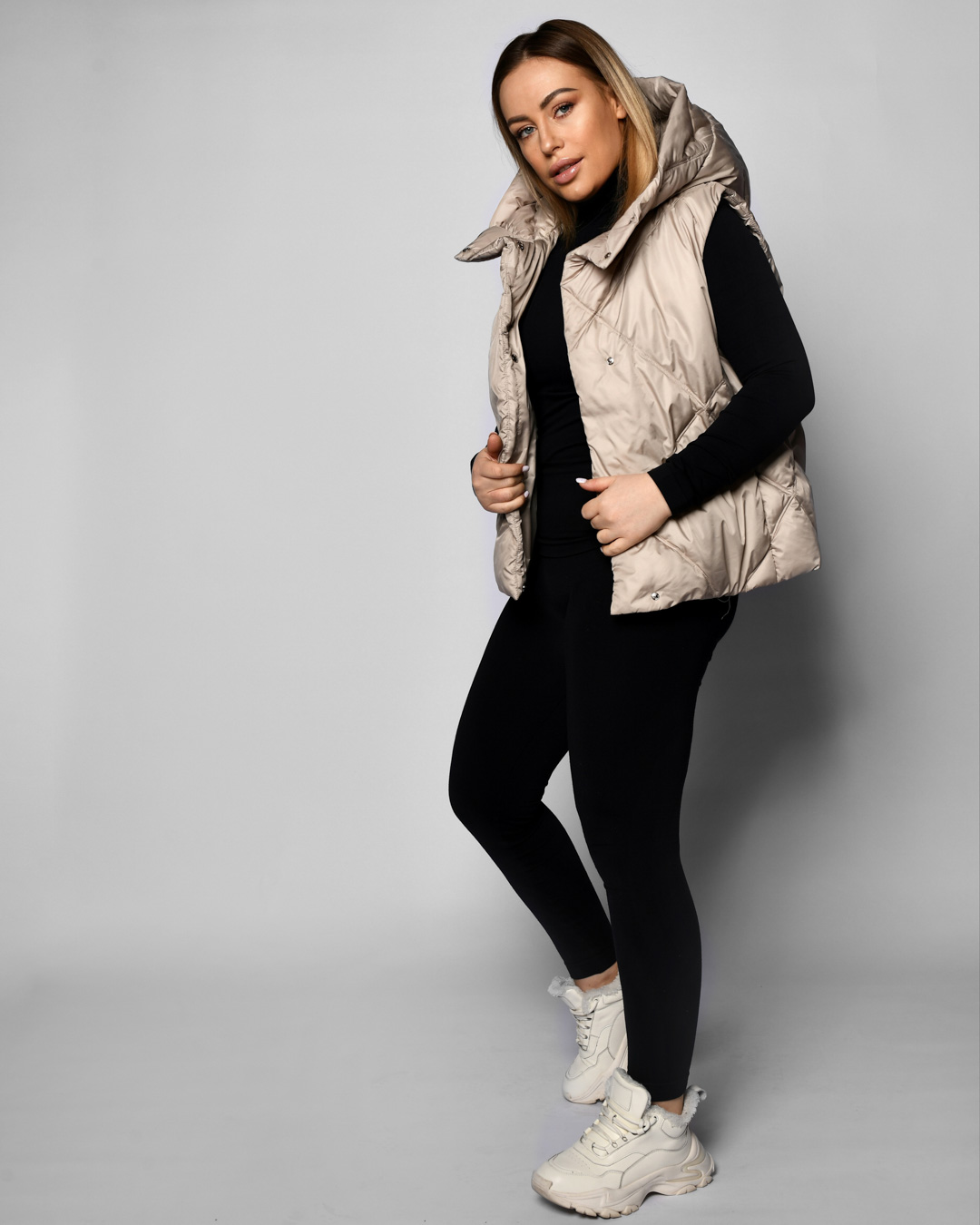 Жіночий стьобаний жилет бежевий | 65586 Жіночий стьобаний жилет бежевий | 65586