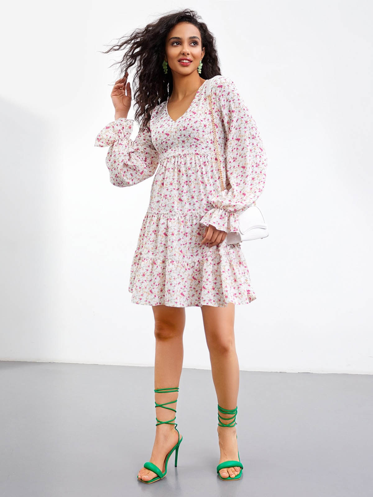 Плаття-трапеція білий принт з V-вирізом | 66845