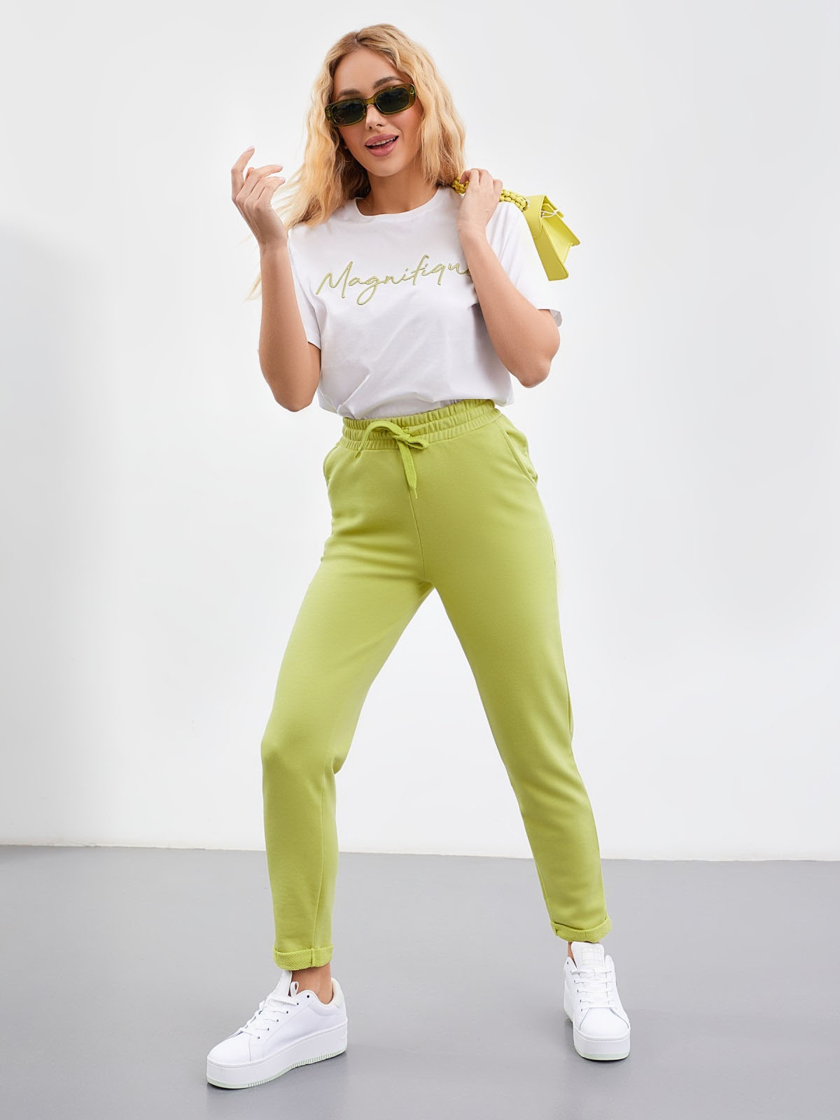 Повсякденний костюм біло-салатовий | 68185 Повсякденний костюм біло-салатовий | 68185