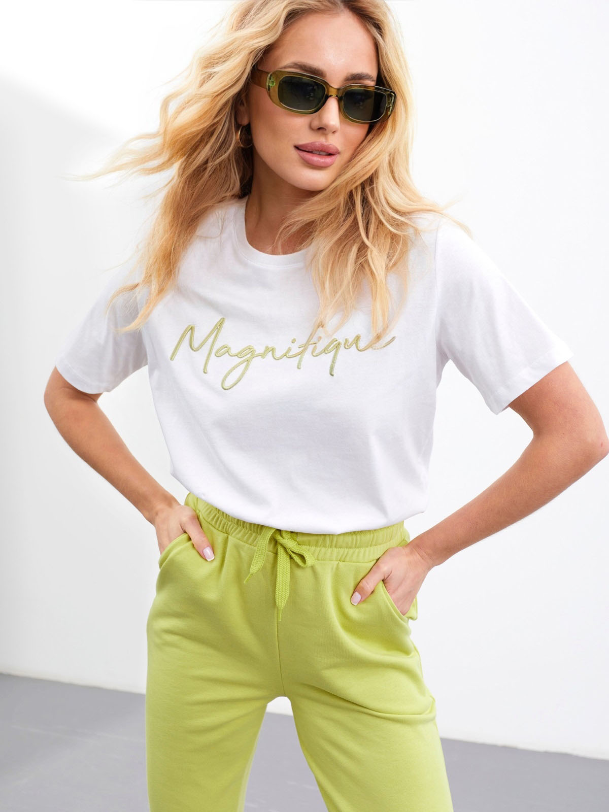 Повсякденний костюм біло-салатовий | 68185 Повсякденний костюм біло-салатовий | 68185