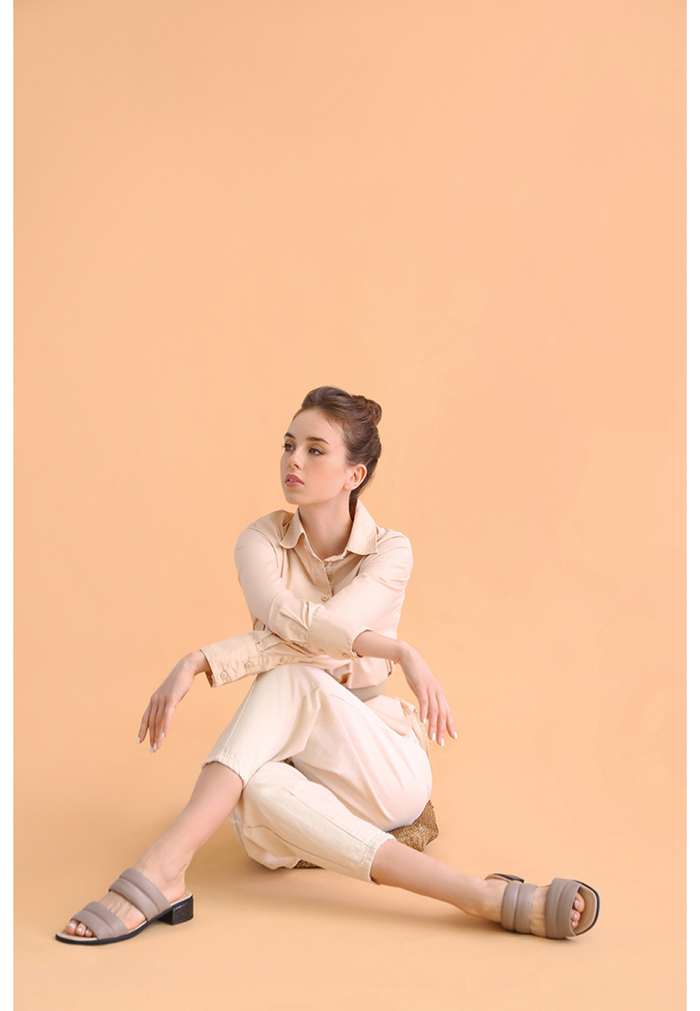 Модні шкіряні шльопанці капучино | 68939