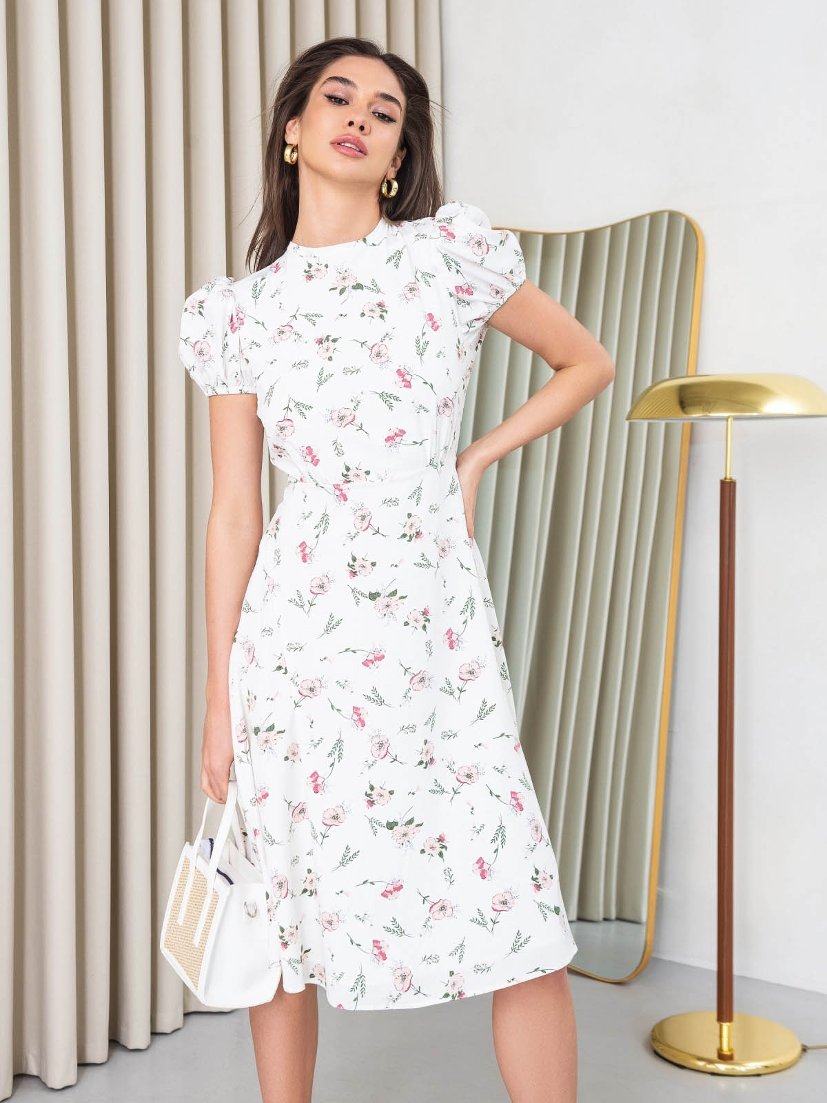 Плаття з відкритою спинкою біле в квіти | 69848