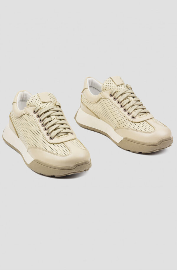 Кросівки бежеві шкіряні з перфорацією | 69748