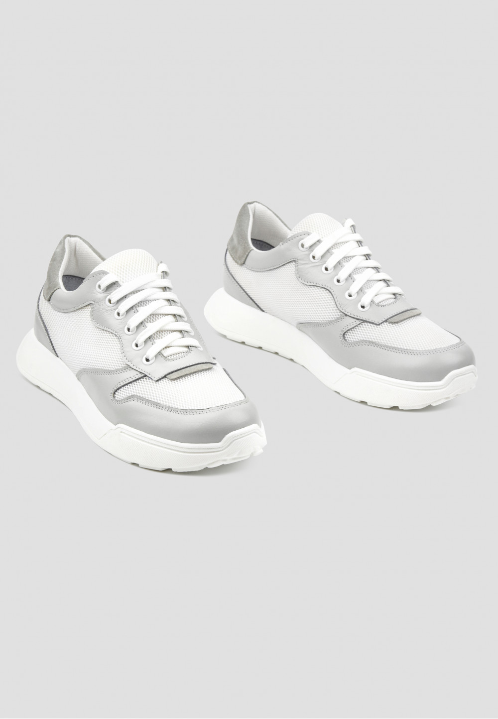 Кросівки сірі зі шкіряним оздобленням | 69674