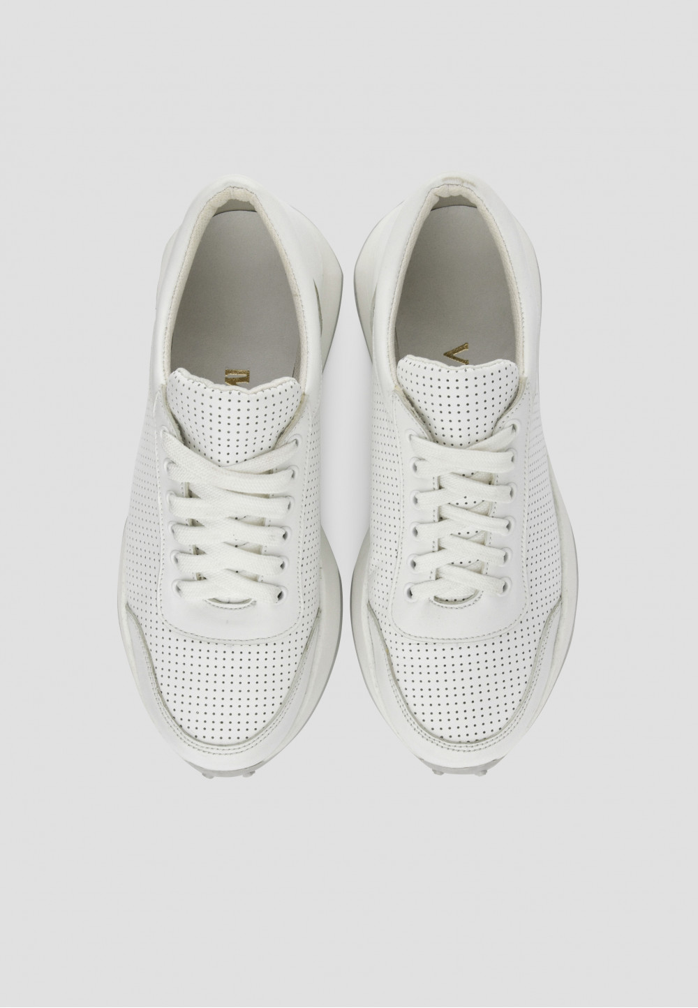 Жіночі білі кросівки з перфорацією | 69709 Жіночі білі кросівки з перфорацією | 69709