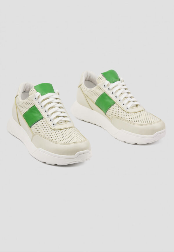 Бежеві кросівки з зеленими вставками | 69735