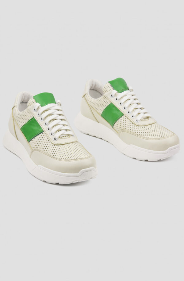 Бежеві кросівки з зеленими вставками | 69735