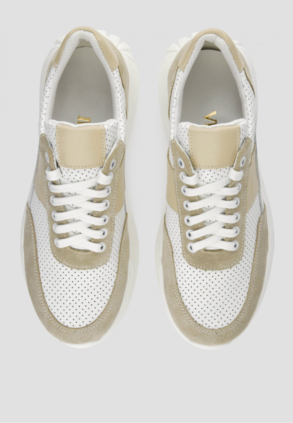 Кросівки шкіряні біло-бежеві з перфорацією | 69759