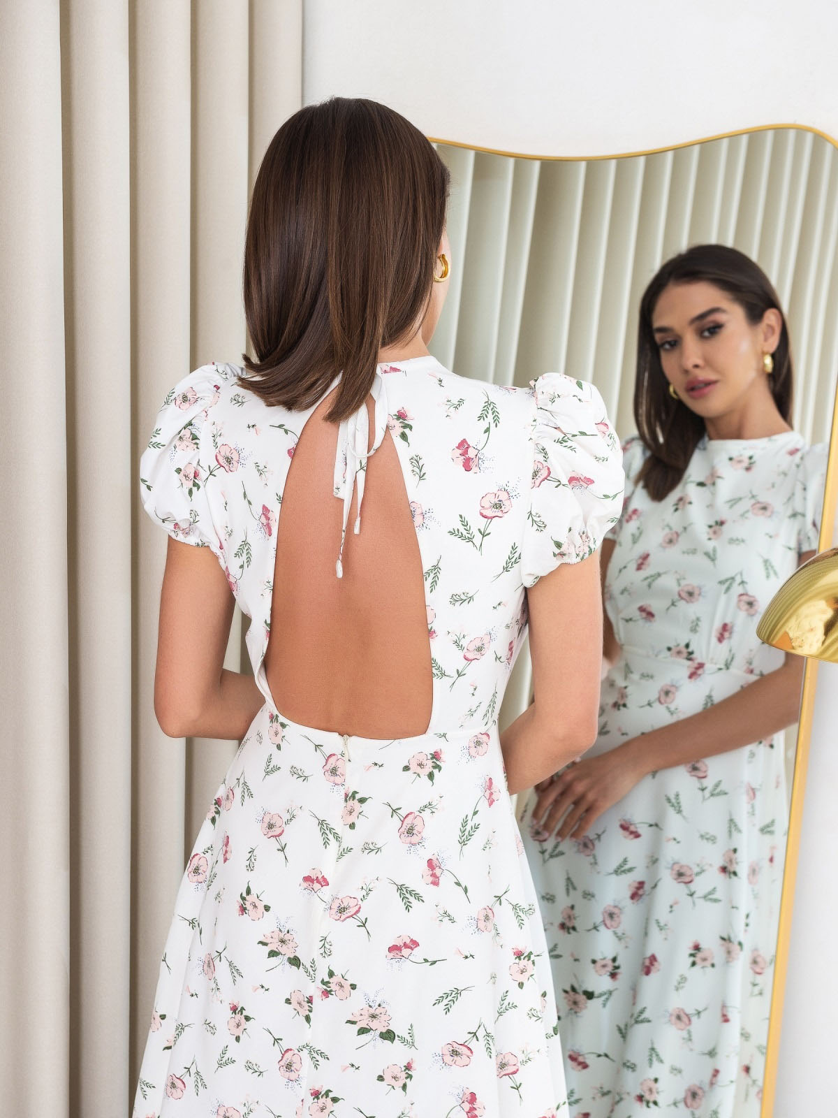 Плаття з відкритою спинкою біле в квіти | 69848