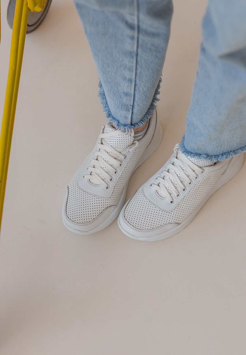 Шкіряні кросівки білі з перфорацією | 69722 Шкіряні кросівки білі з перфорацією | 69722