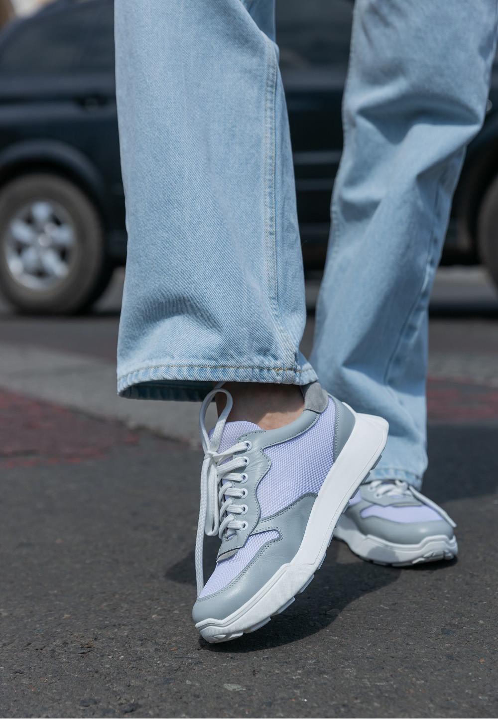 Кросівки сірі зі шкіряним оздобленням | 69674