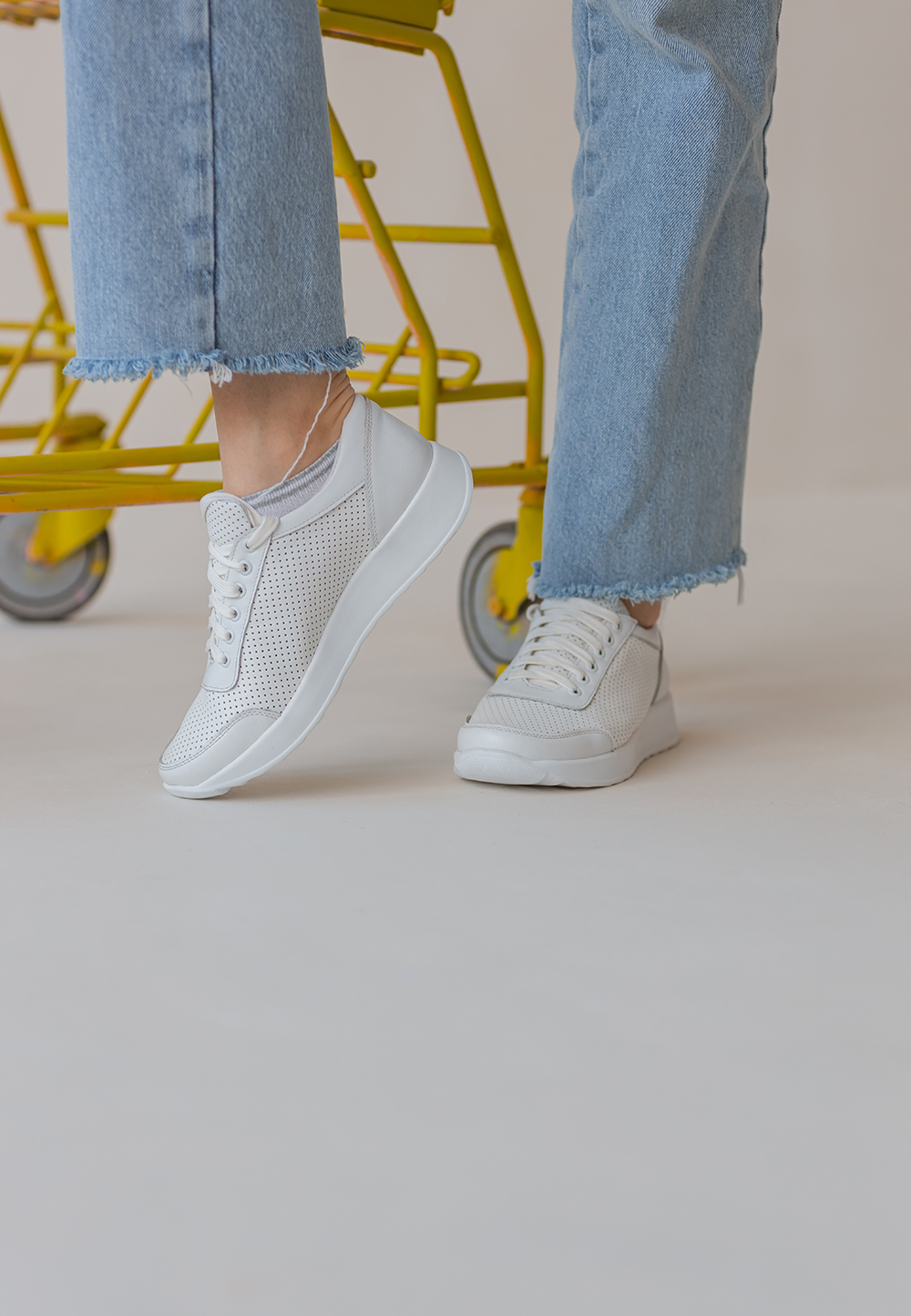 Шкіряні кросівки білі з перфорацією | 69722 Шкіряні кросівки білі з перфорацією | 69722