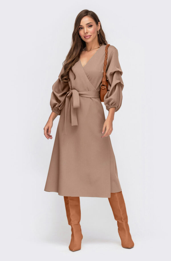 Плаття на запах бежеве з об'ємними рукавами | 71583
