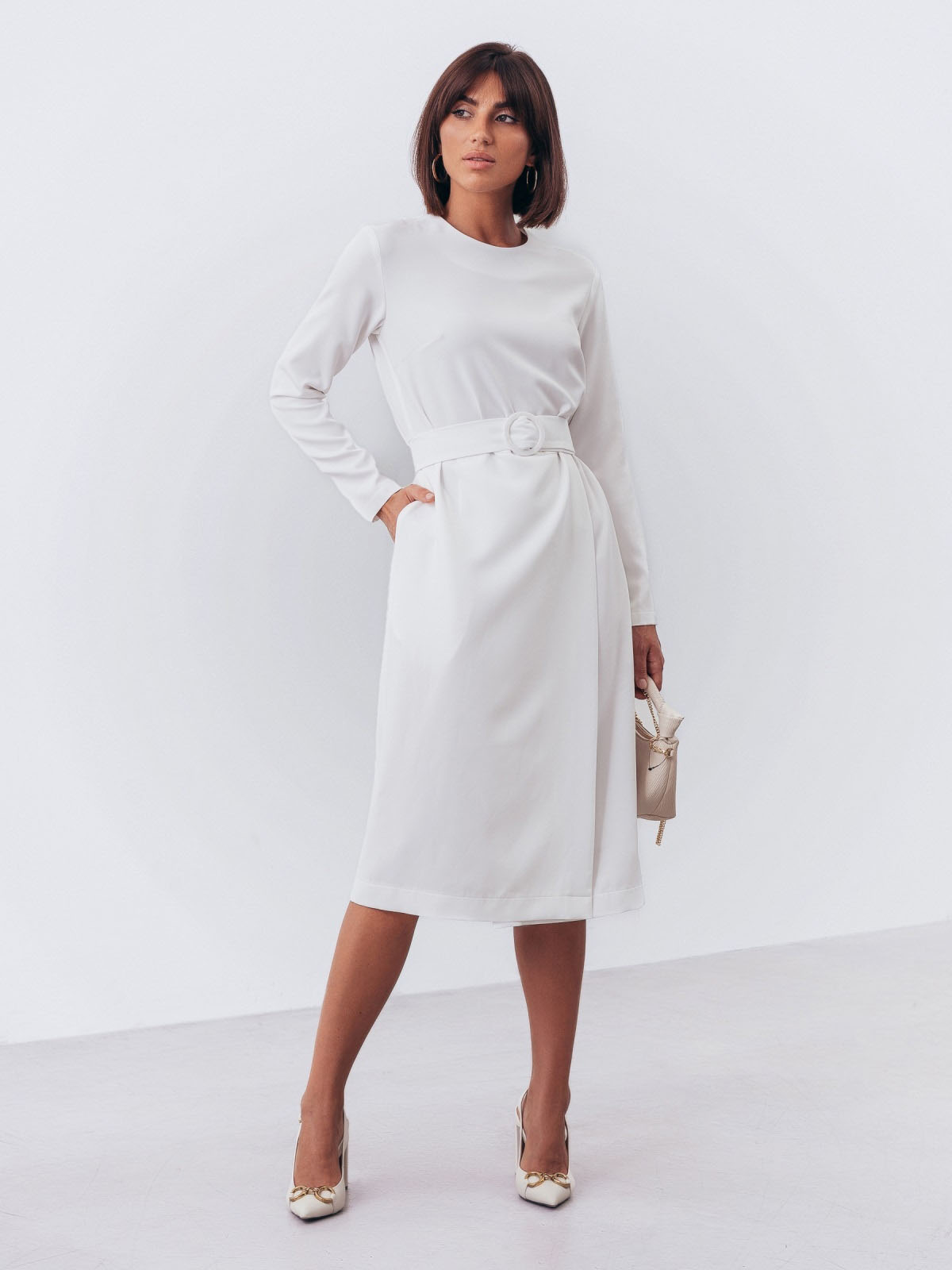 Трикотажна сукня-футляр молочна із розрізом | 72400 Трикотажна сукня-футляр молочна із розрізом | 72400
