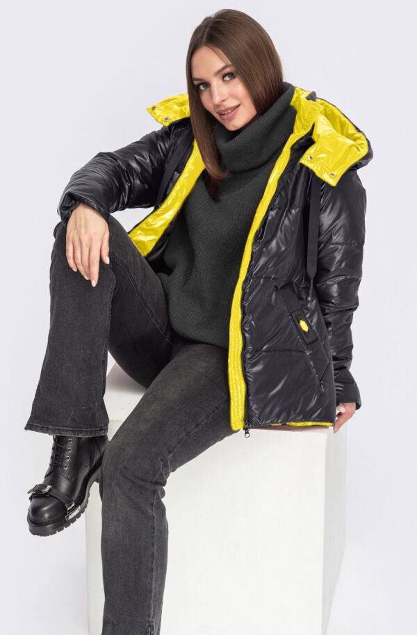 Демісезонна куртка чорно-жовта з каптуром | 72222