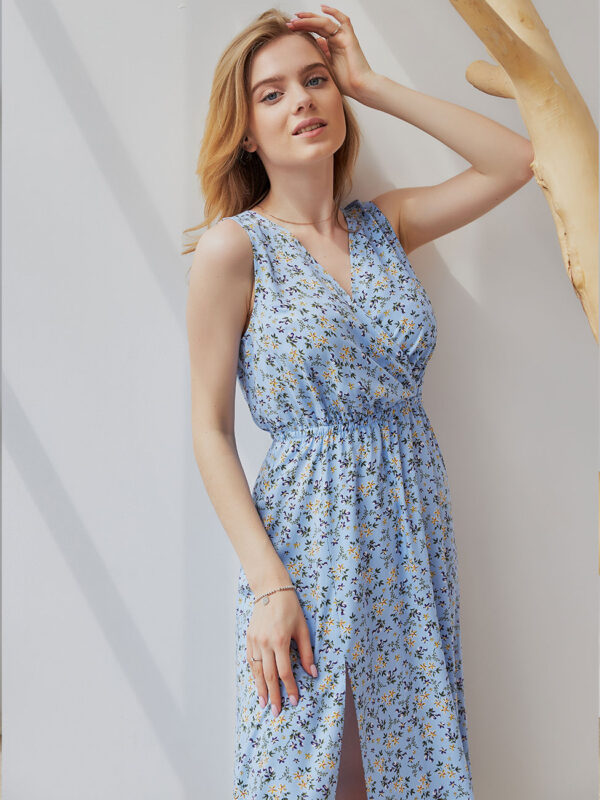 Літня сукня на запах блакитна з розпіркою | 72348