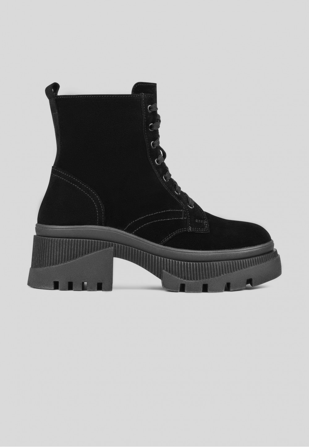 Чорні замшеві черевики на масивній підошві | 73039 Чорні замшеві черевики на масивній підошві | 73039