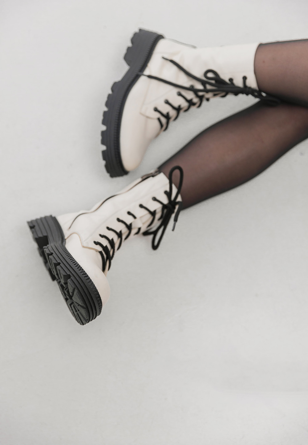 Демісезонні високі черевики молочні | 72999