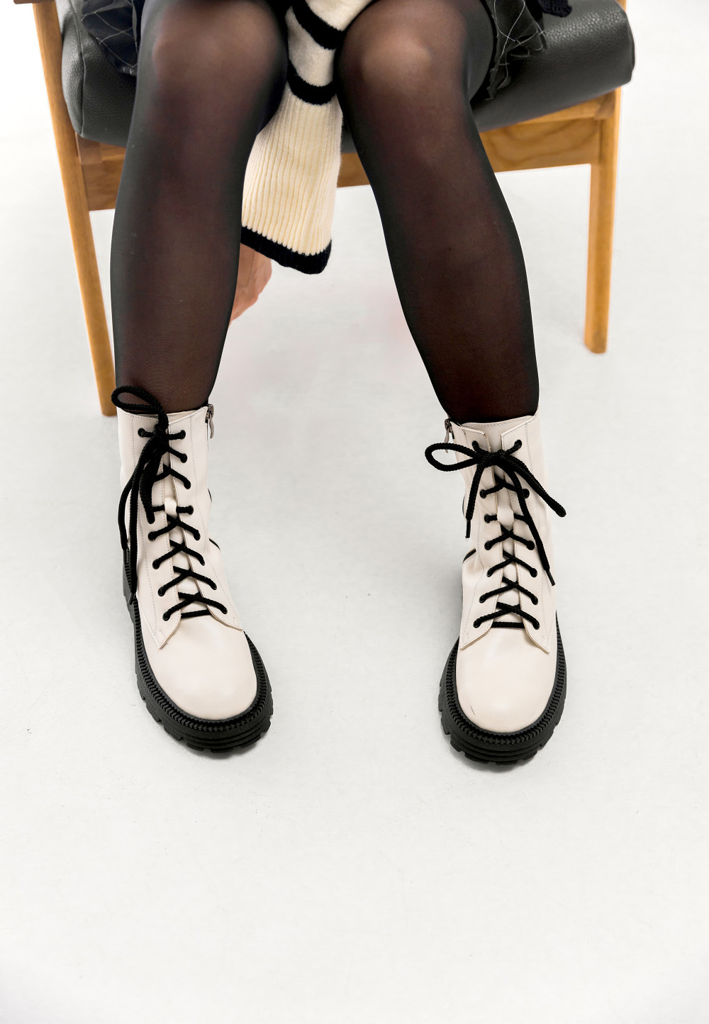 Демісезонні високі черевики молочні | 72999