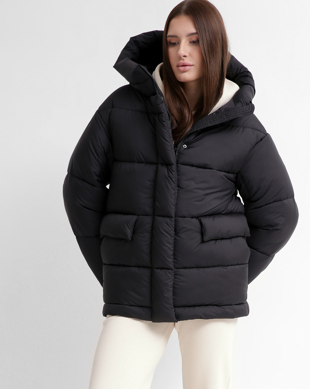 Жіночий короткий пуховик чорний | 74368