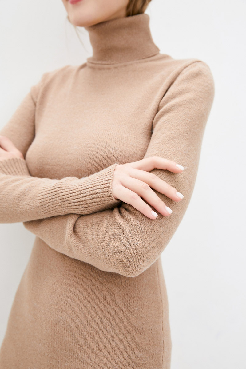 В'язана сукня-гольф кемел з розрізом збоку | 73957