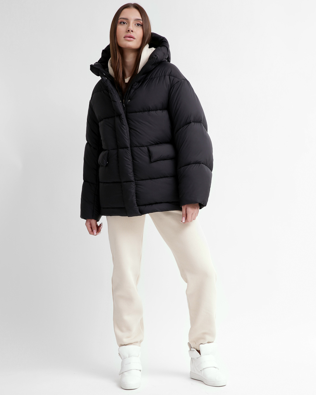 Жіночий короткий пуховик чорний | 74368