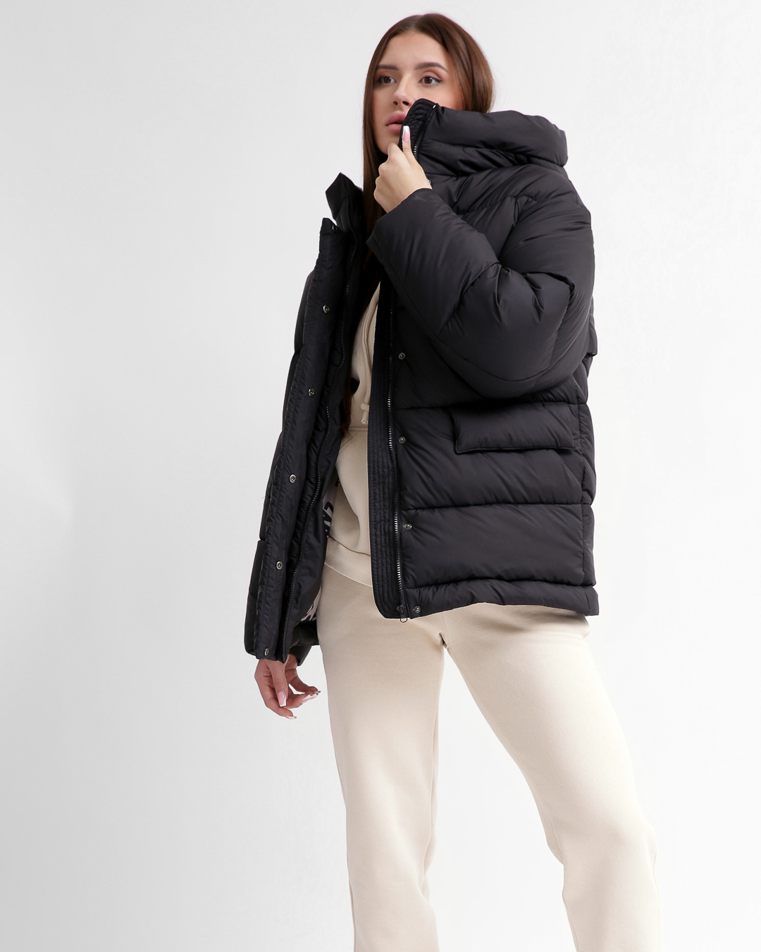 Жіночий короткий пуховик чорний | 74368