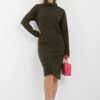 В'язане плаття хакі з коміром-хомутом | 75829 В'язане плаття хакі з коміром-хомутом | 75829