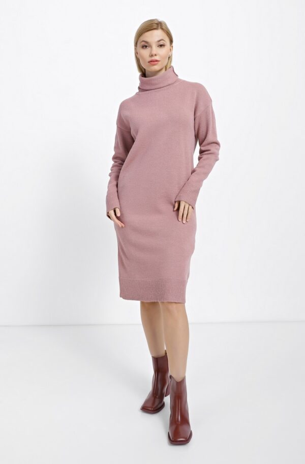 В'язане плаття пудрове з коміром-хомутом | 75870