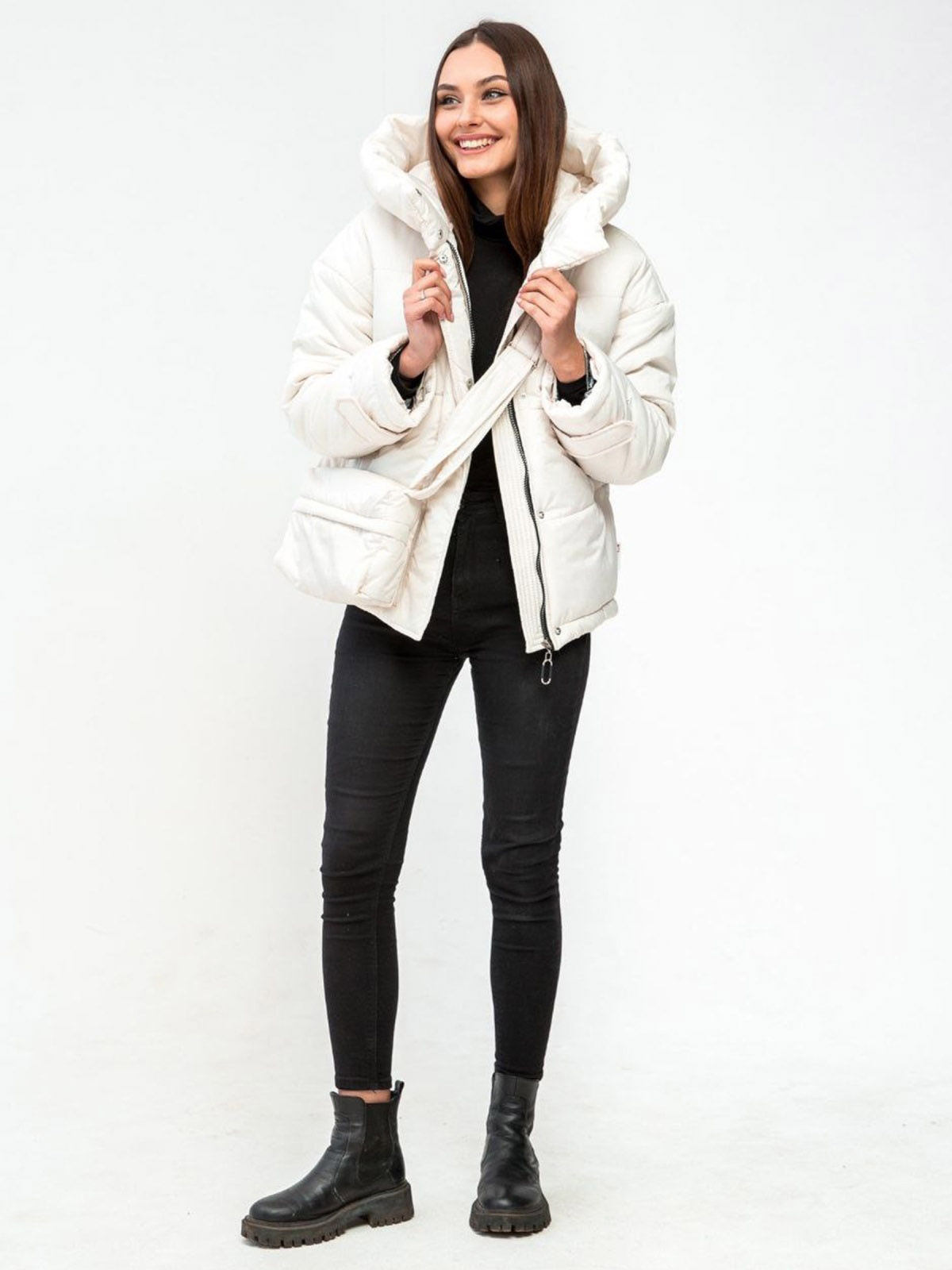 Зимова коротка куртка біла із сумкою | 75921 Зимова коротка куртка біла із сумкою | 75921