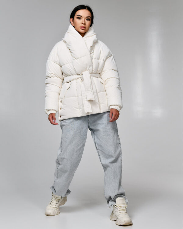 Жіноча зимова коротка куртка молочна | 76036
