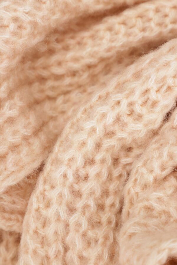 Об'ємний напіввовняний шарф персиковий | 75816
