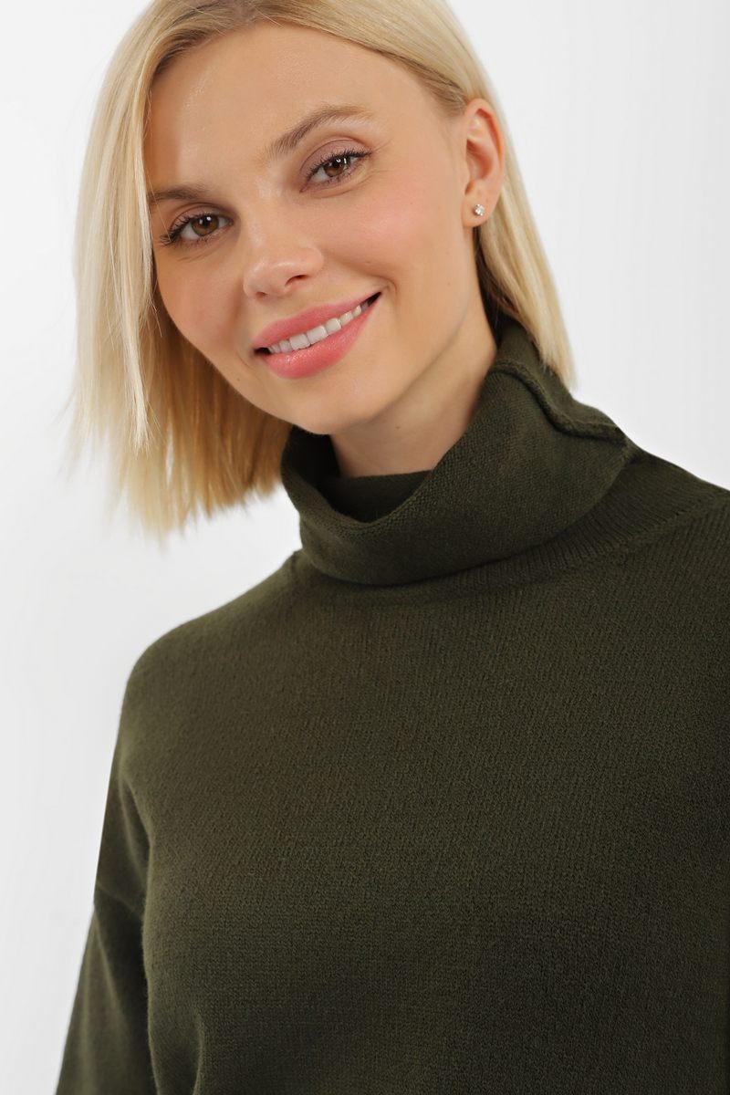 В'язане плаття хакі з коміром-хомутом | 75829 В'язане плаття хакі з коміром-хомутом | 75829