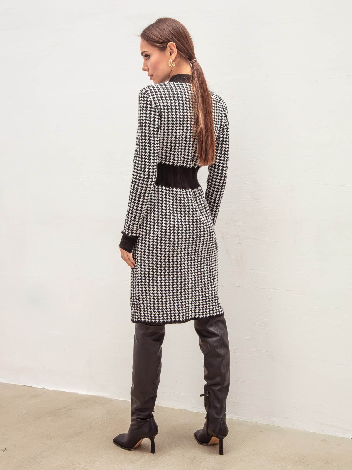 В'язане плаття в гусячу лапку чорно-біле | 75028 В'язане плаття в гусячу лапку чорно-біле | 75028