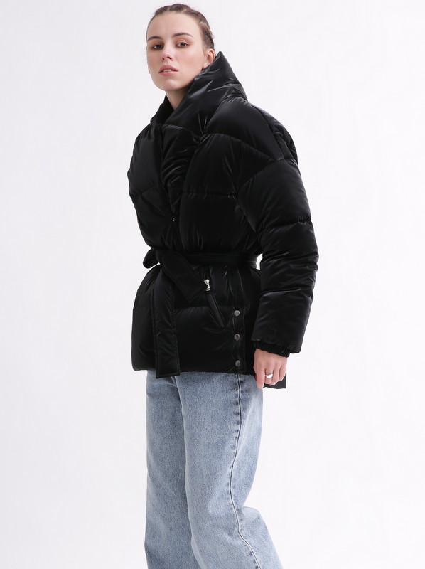 Жіноча зимова коротка куртка чорна | 75999