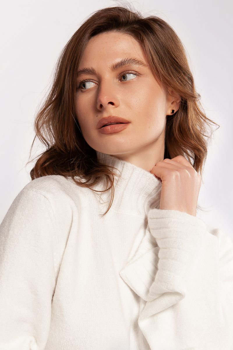 Жіночий в'язаний светр білий | 75234