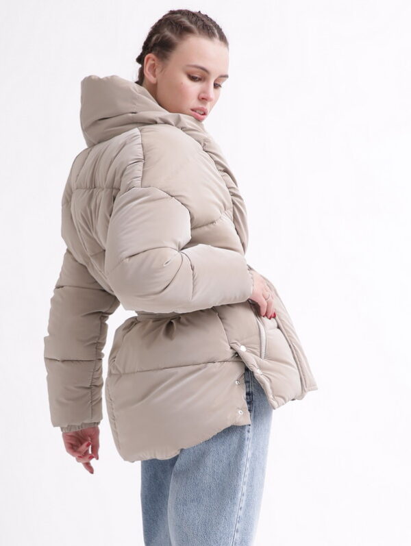 Жіноча зимова коротка куртка бежева | 76010