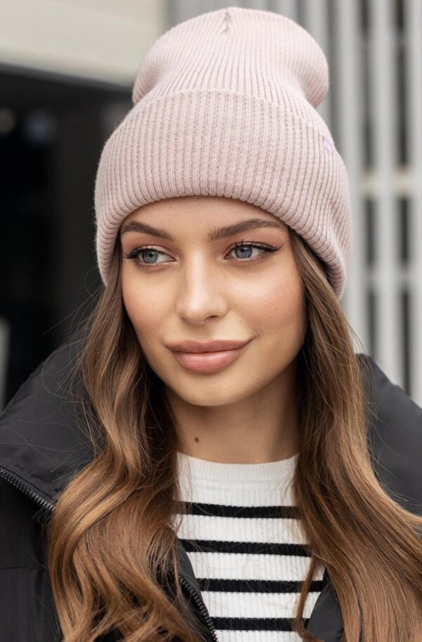 Жіноча шапка з вовною пудрова | 76866